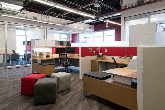 時尚現(xiàn)代簡約風格員工辦公室